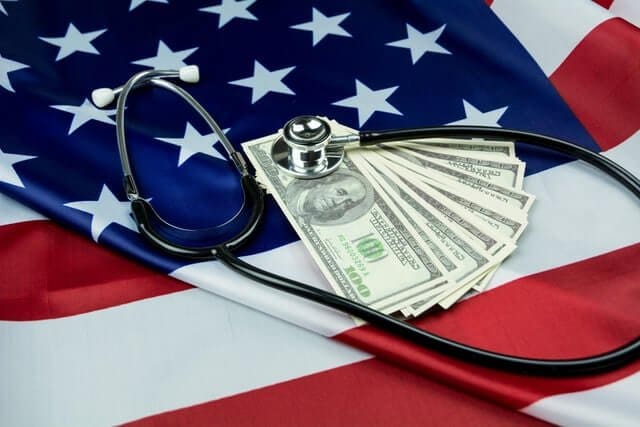 is transferring assets to qualify for medicaid ethical?